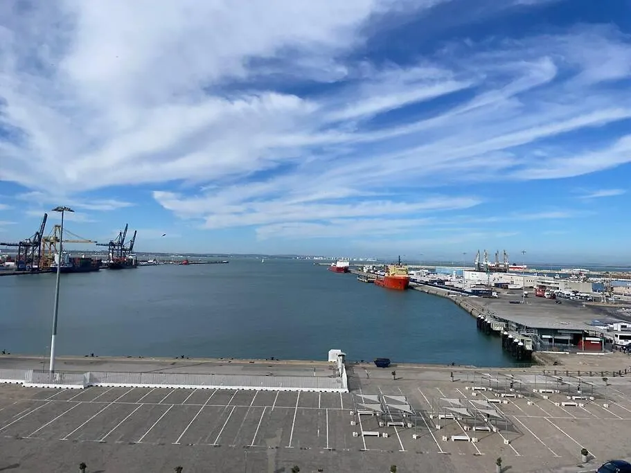 Apartamento Fenix - Recien Renovado Y Vistas Al Mar Cadiz